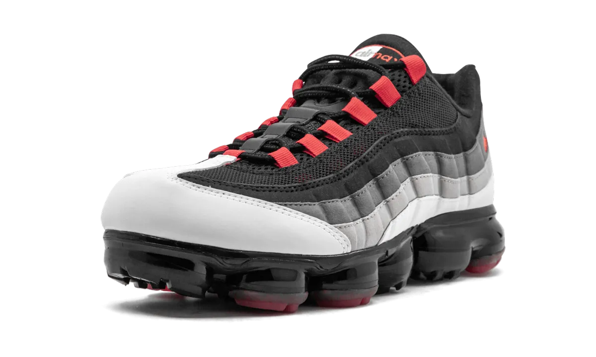 Air Vapormax '95 "Solar" running in urban areas