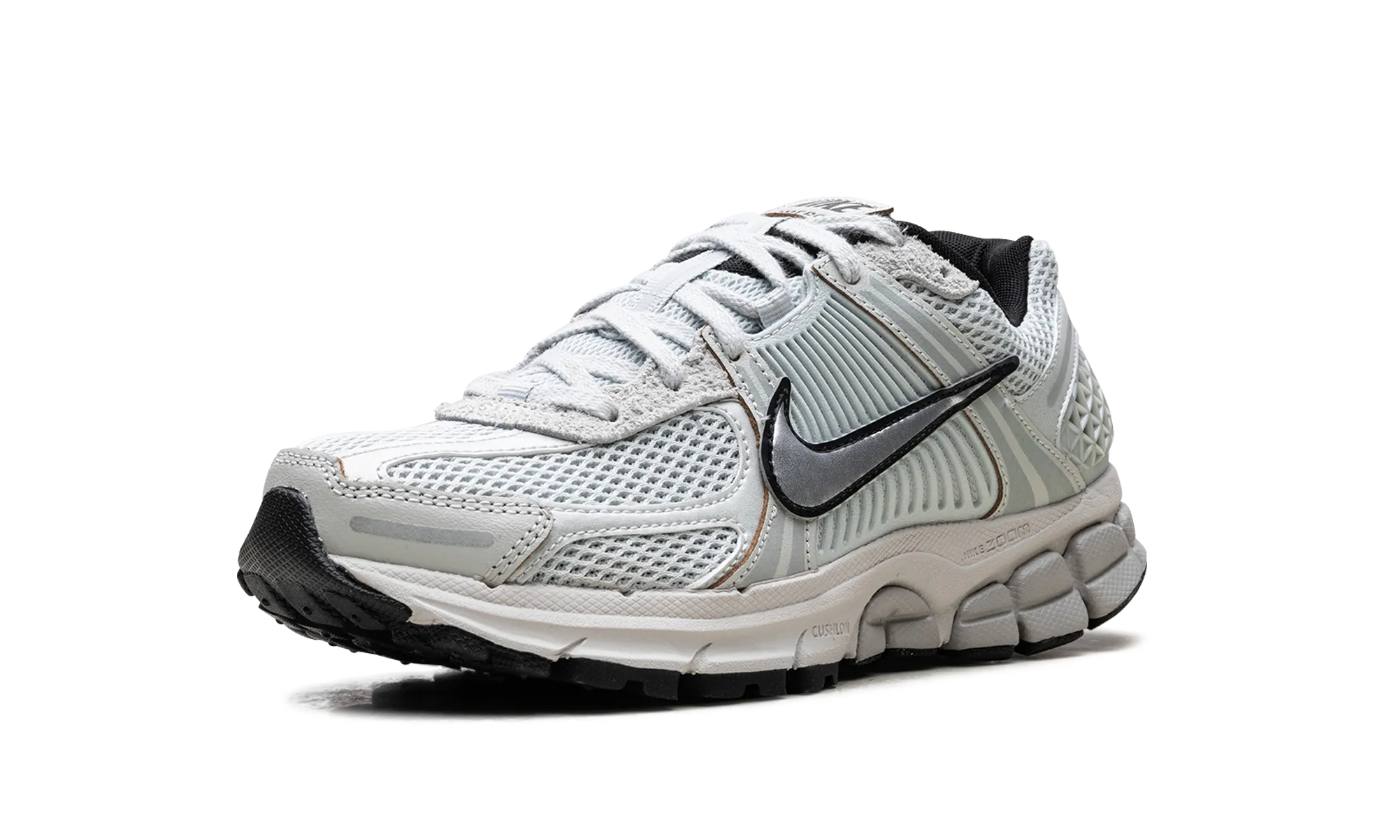 Lace   Up Design tapered toe - box Zoom Vomero 5 WMNS "Light Silver Chrome"