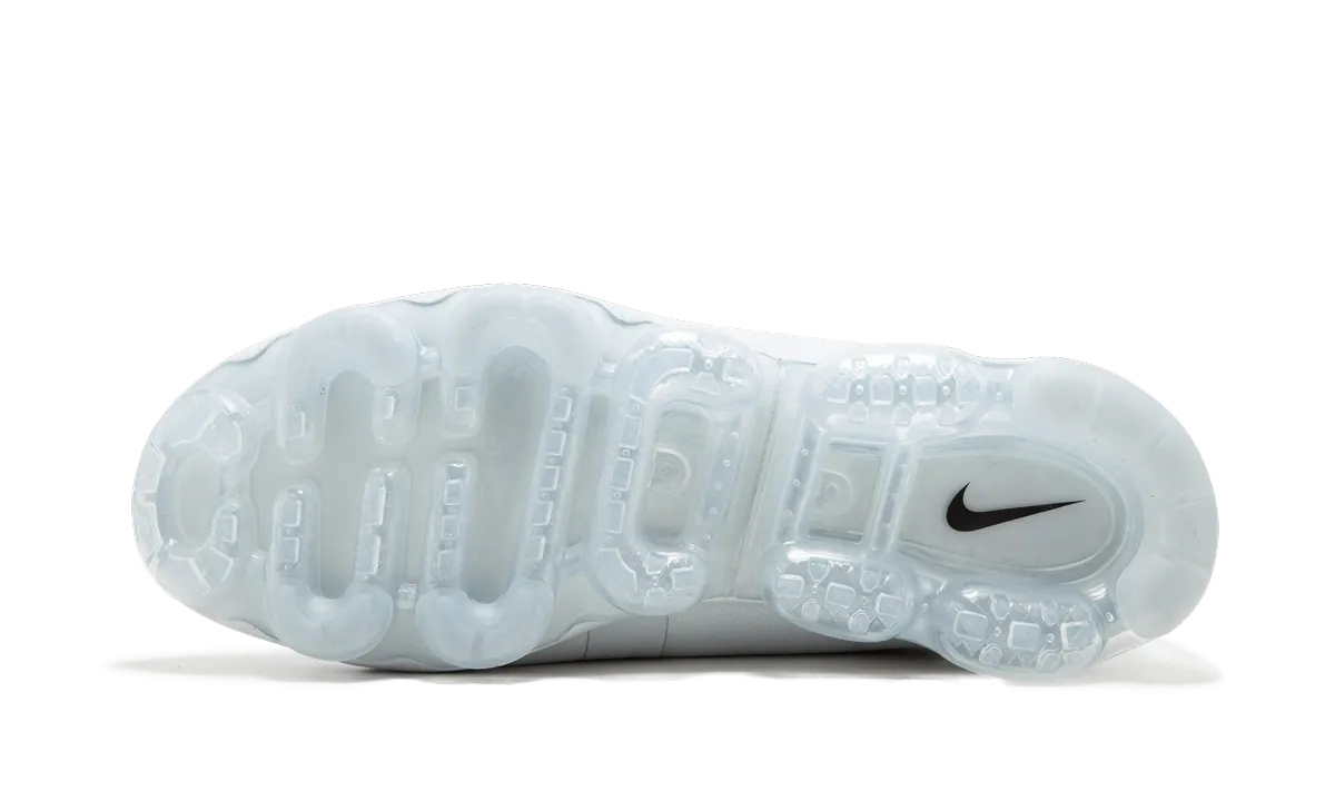 Air Vapormax Chukka Slip "White" training shoes running in a roundabout area shoes