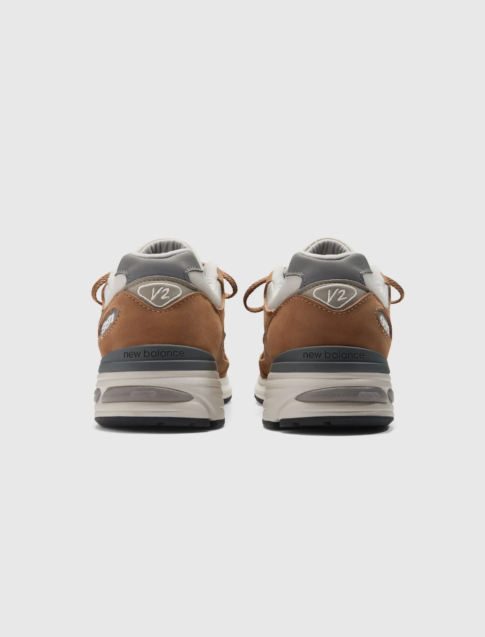 MADE IN UK 991V2 "COCO MOCCA" Pose Ready Road Long