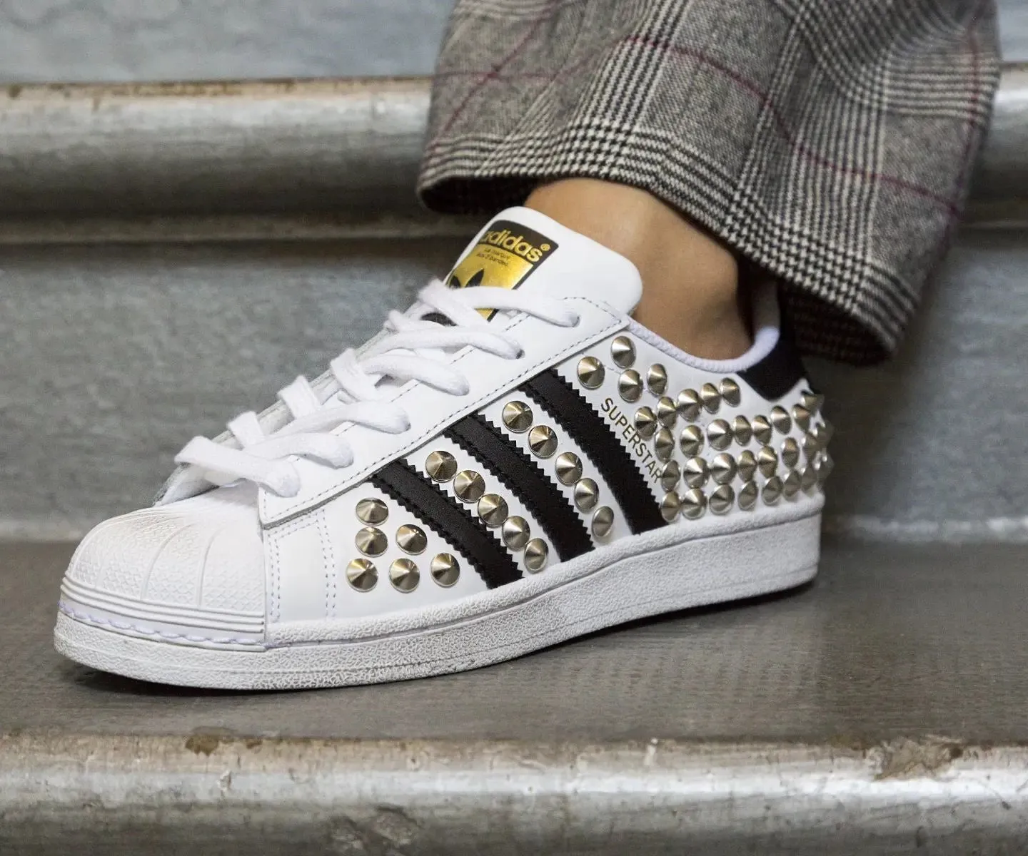 Adidas Superstar Total Borchie Free Movement Adjustable   fit