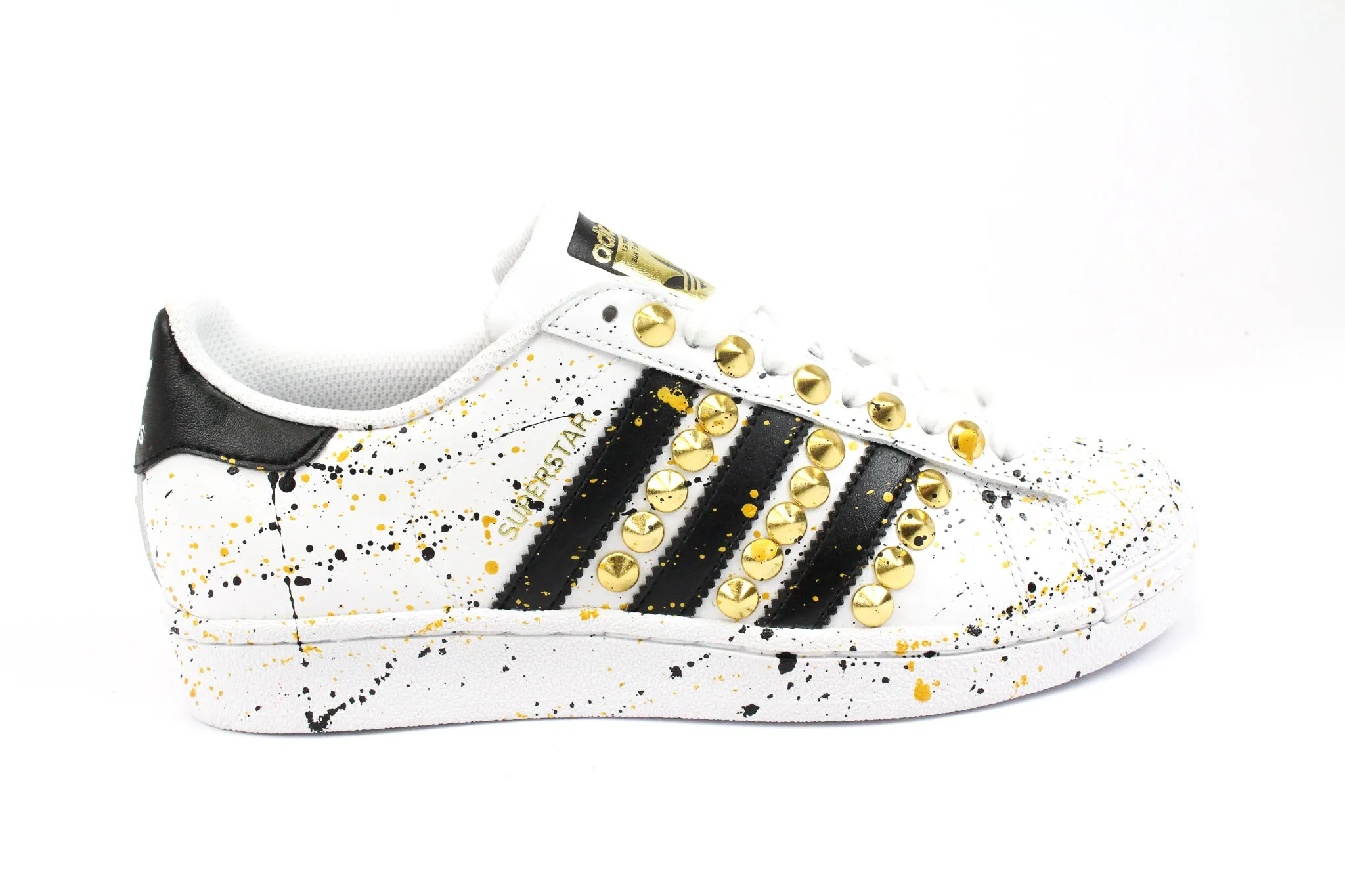 Style Flow Breath Space Adidas Superstar Gold Borchie & Vernice