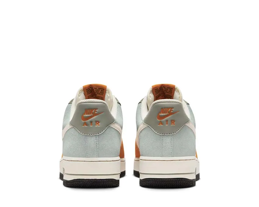 Reel Fit Nike Air Force 1 '07 LV8 EMB