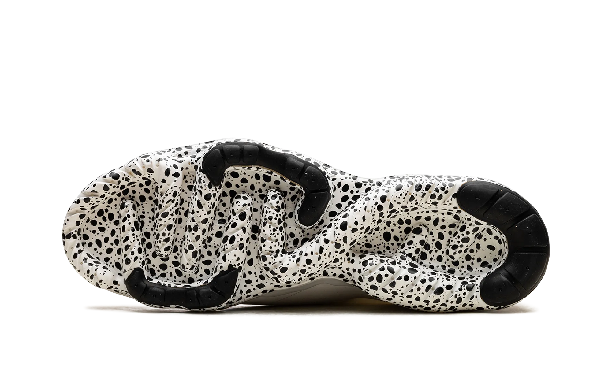 VaporMax Moc Roam "Electric Pack" Shock-absorbing feature logo - embossed shoes