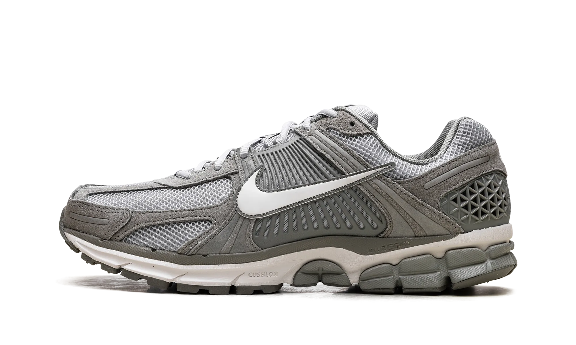 running in an overpass area shoes Running Form Zoom Vomero 5 "Dark Stucco"