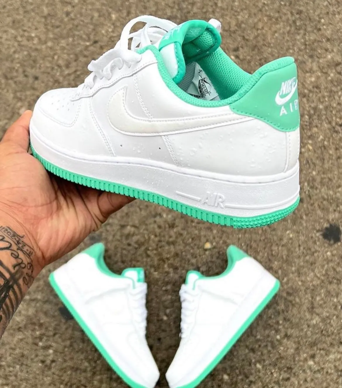 All-Day Support Ventilated Side NIKE AIR FORCE 1 WHITE MINT BOTTOM