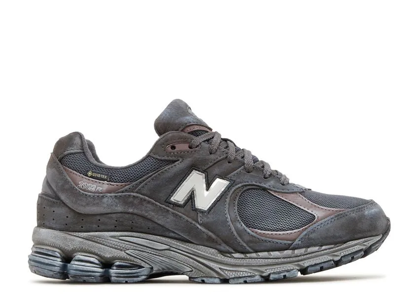 Simple Build Functional Look New Balance 2002R Gore-Tex Magnet Mood Indigo