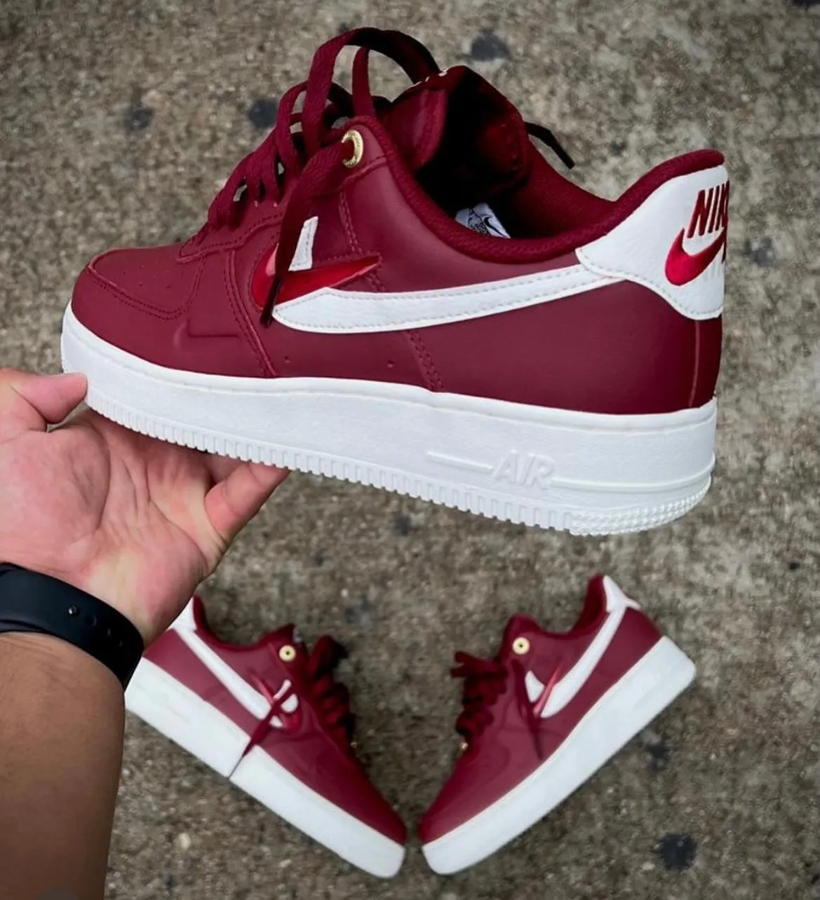 NIKE AIR FORCE 1 DOUBLE CHECK MAROON WHITE Wardrobe Staple