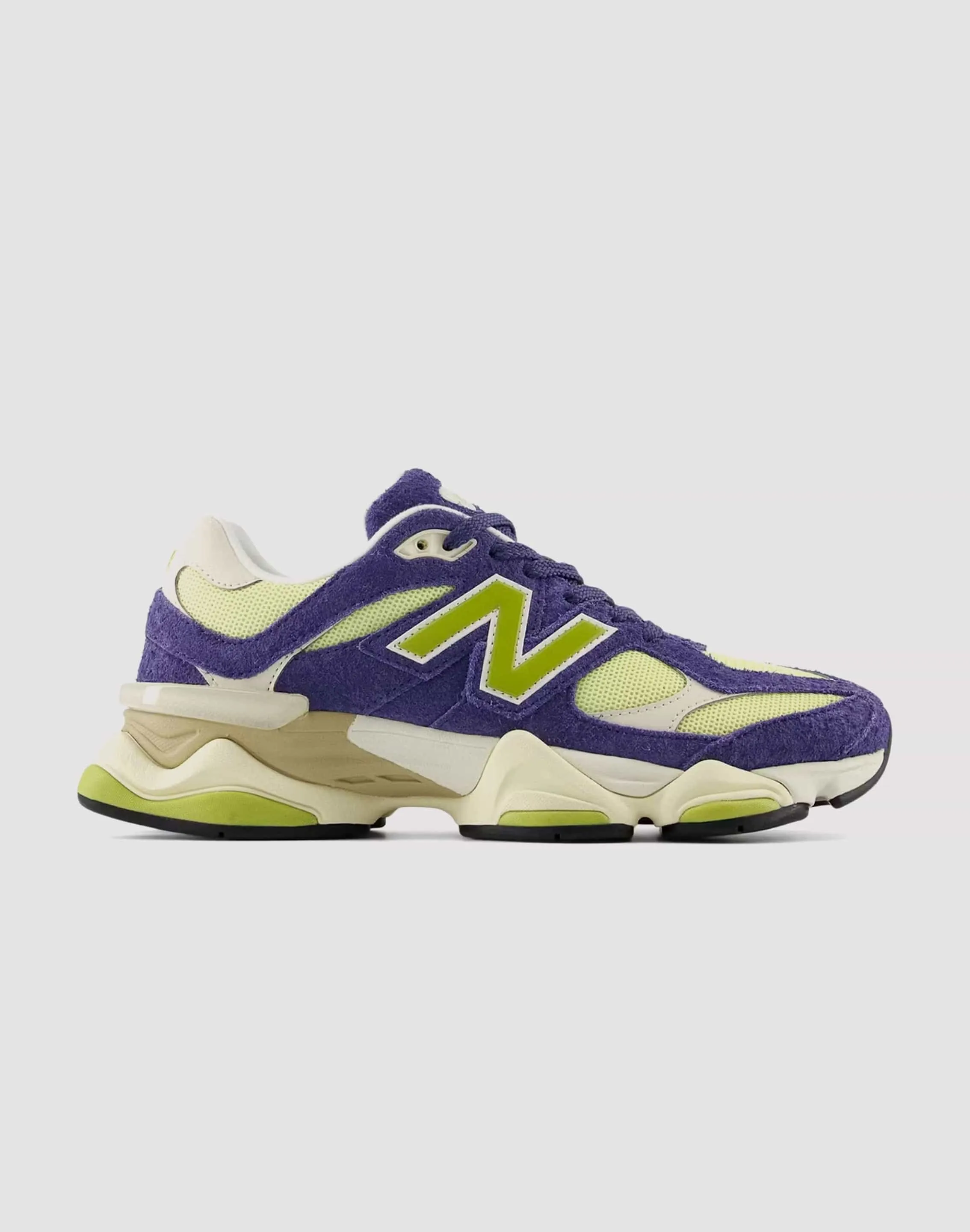 Street Scene New Balance 9060