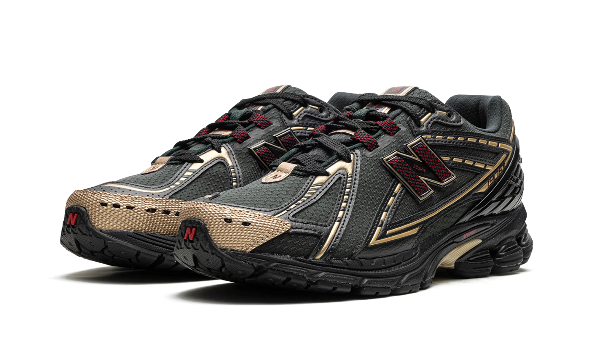 1906R "Kith- Black" Outdoor Day Sneaker Style
