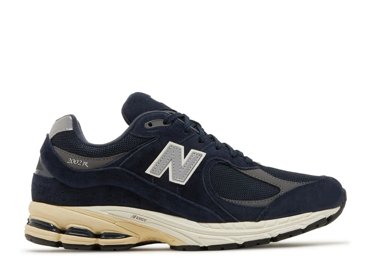 Sunset Walk Soft Cushioning New Balance 2002R Eclipse Navy