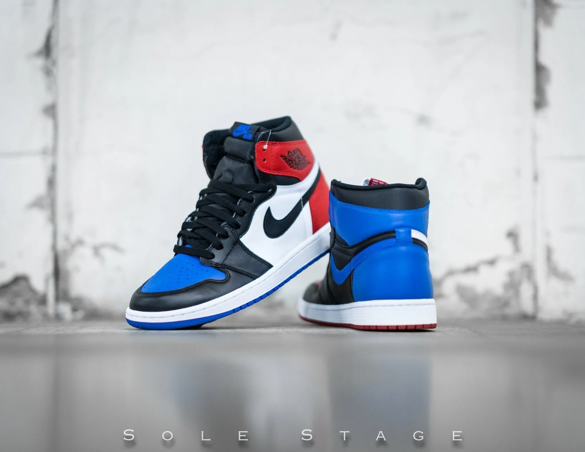 Bus stop nike Air Jordan 1 Retro Top 3