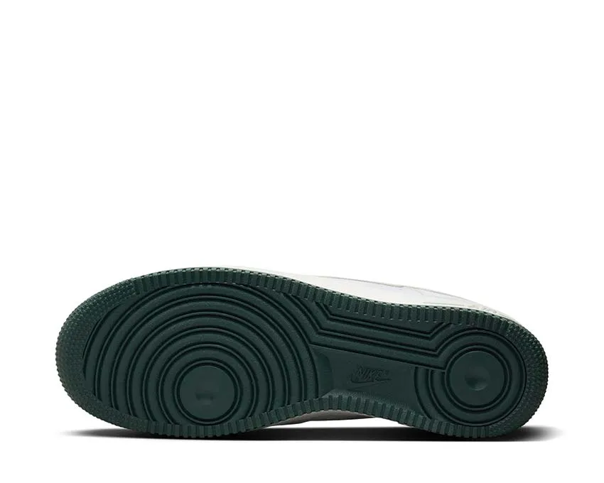 Nike Air Force 1 '07 LV8 Smart option Office Look