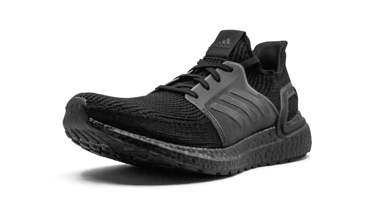 Ultraboost 19 "Triple Black" Neutral Colors