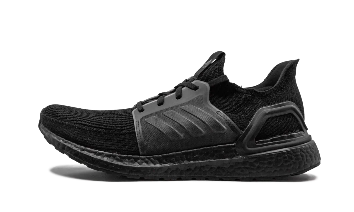 Versatile Upper Spring Sole Ultraboost 19 "Triple Black"