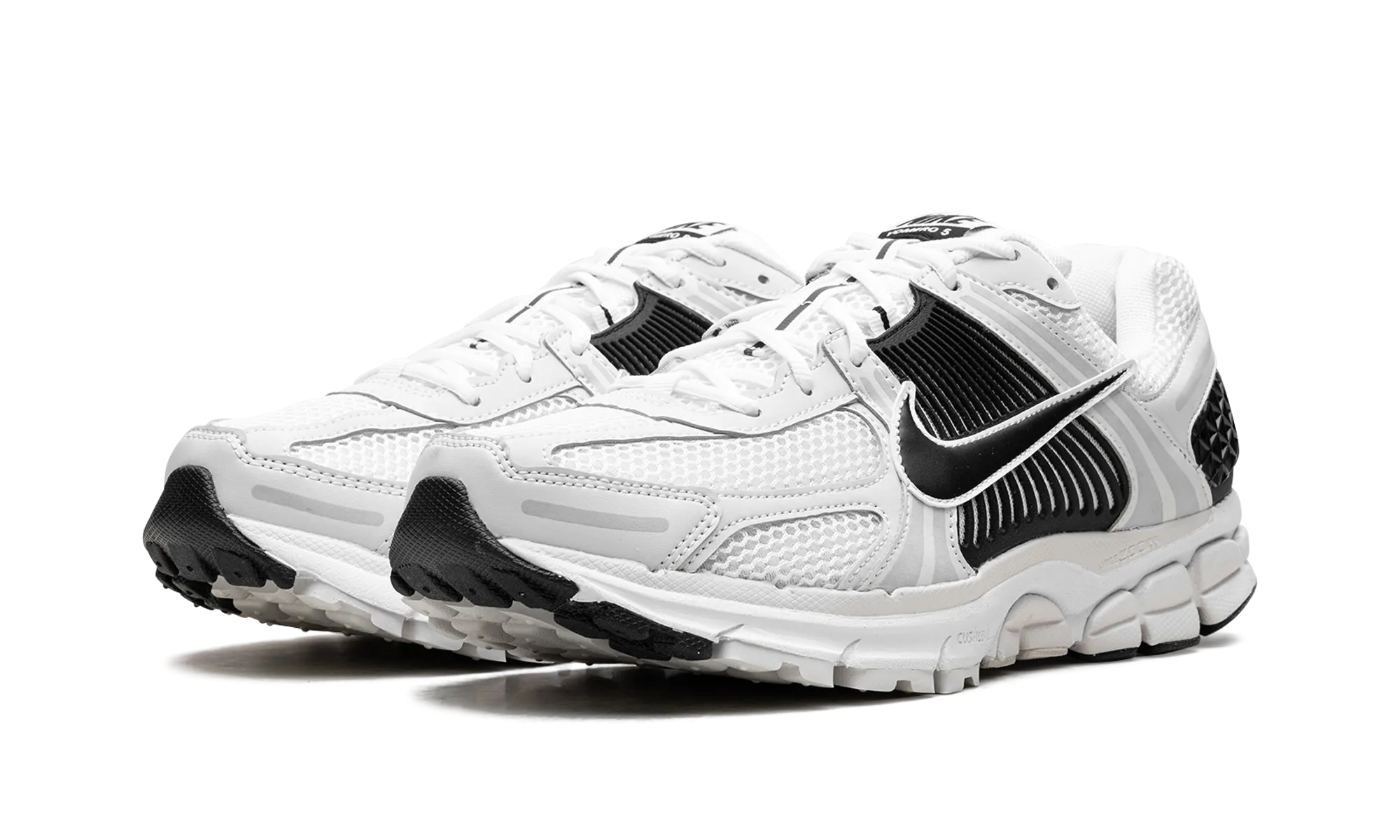 Zoom Vomero 5 "White / Black" single - purpose shoe application