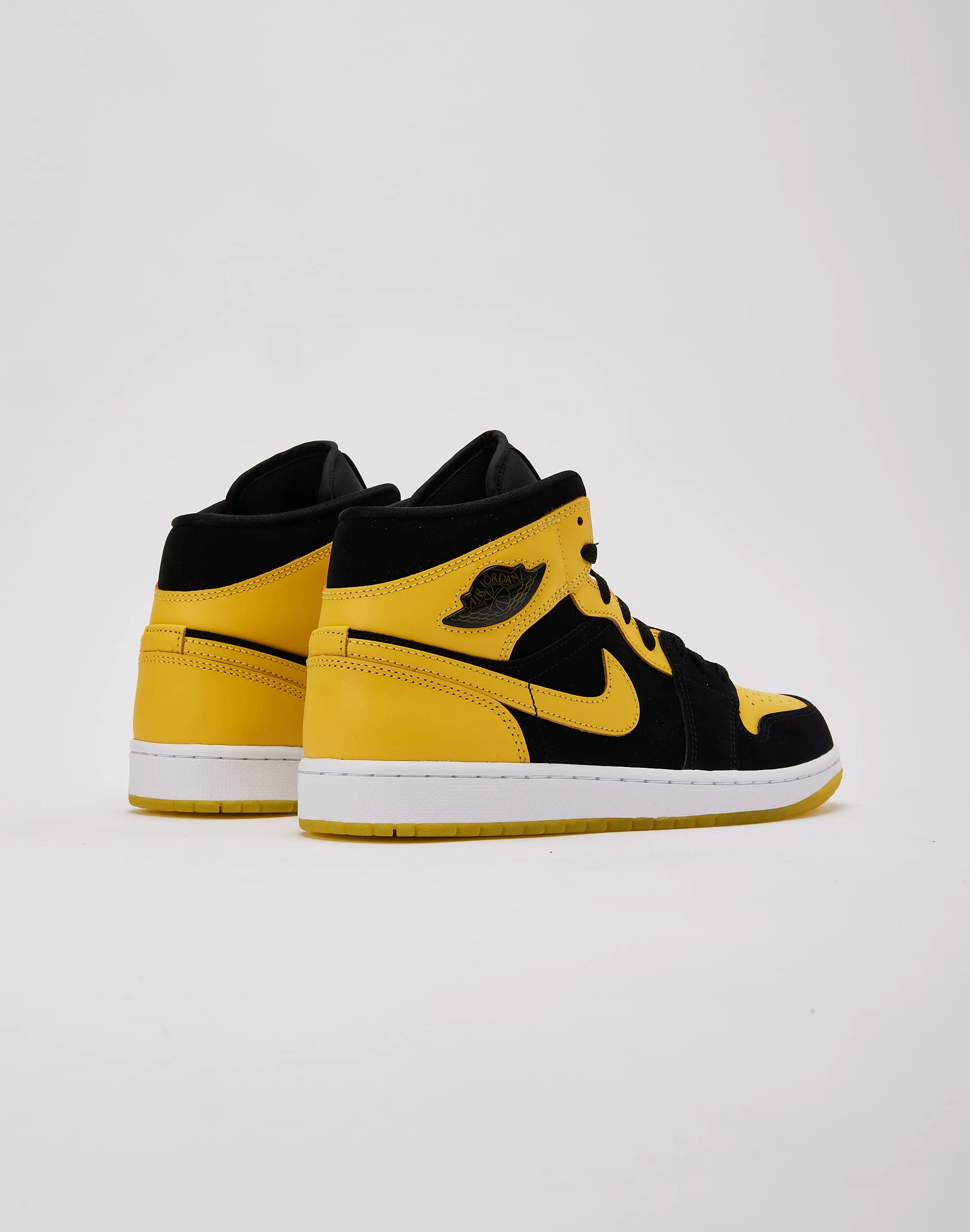 Mesh Upper Jordan Air Jordan 1 Mid SE 'New Love'