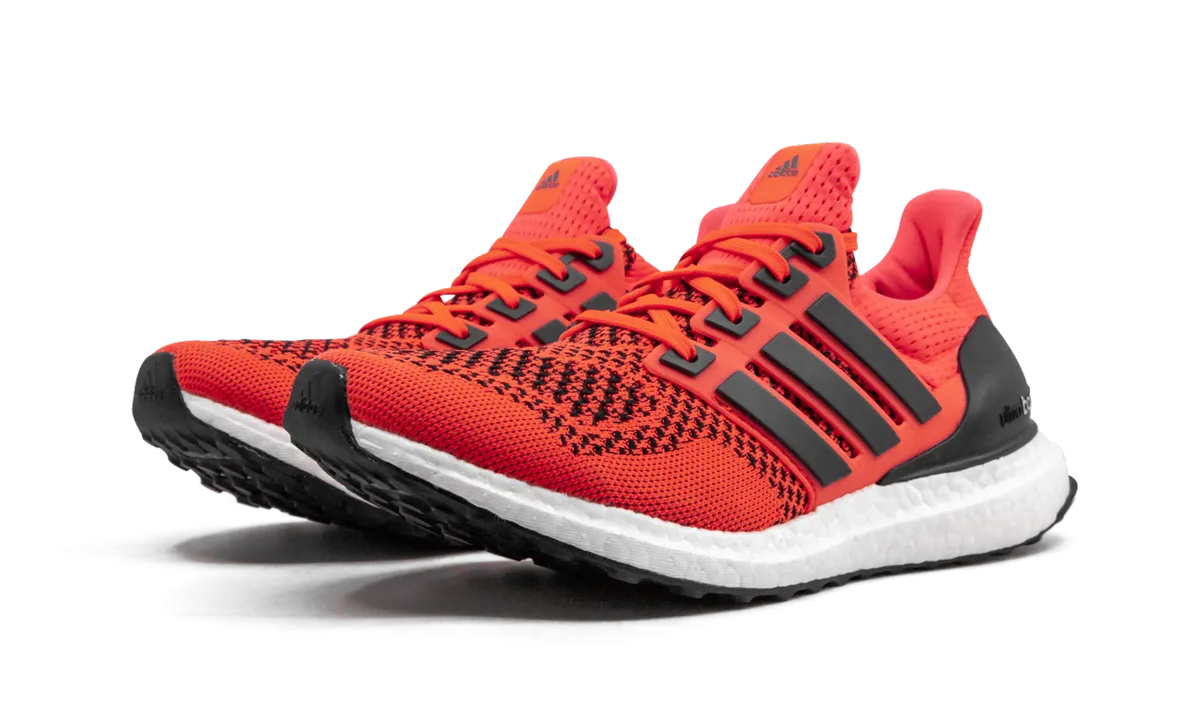 UltraBOOST "Solar Red" Smooth glide Cool Urban