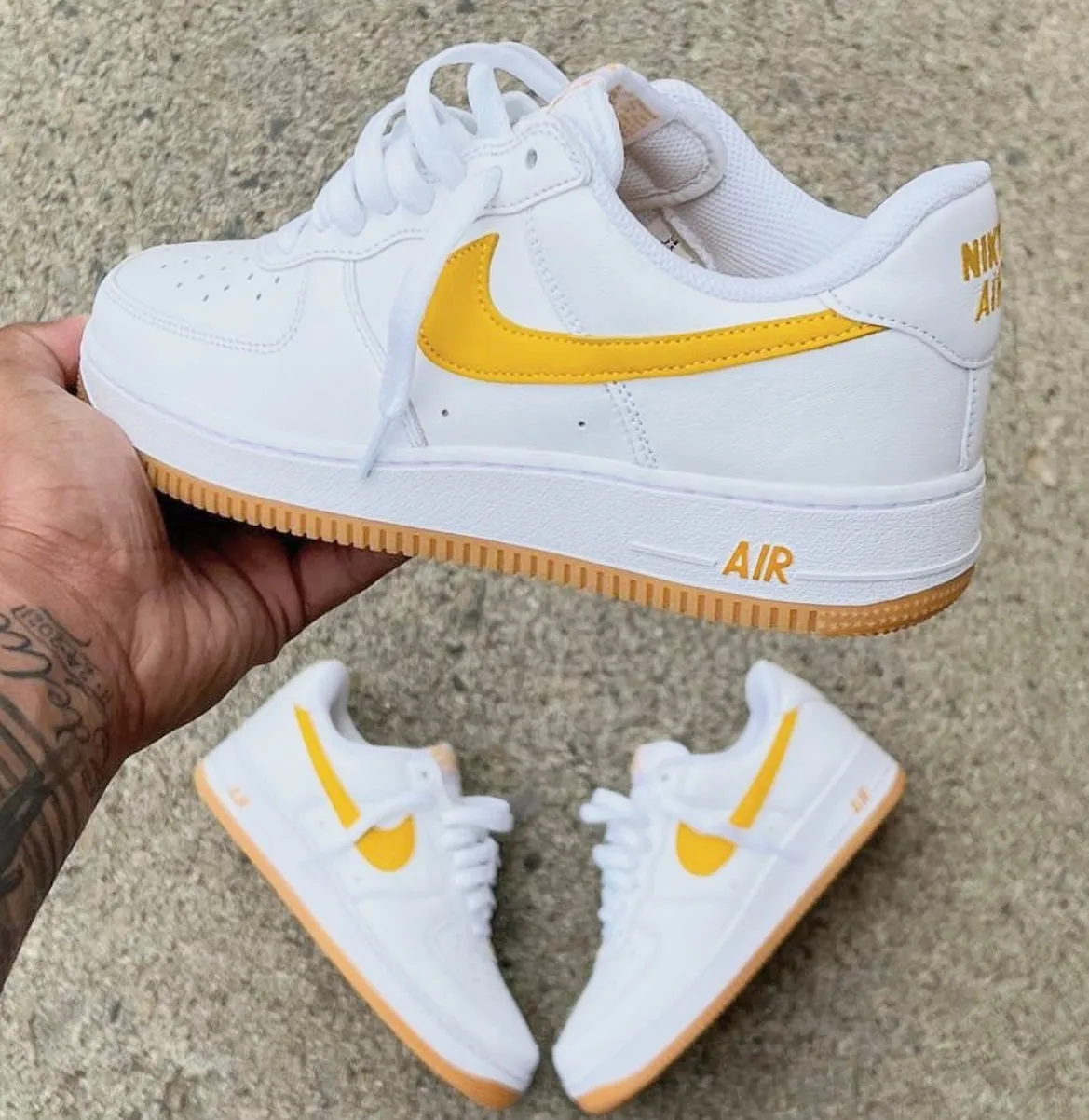 Valley Step Indoor Ready NIKE AIR FORCE 1 WHITE GOLD GUM BOTTOM