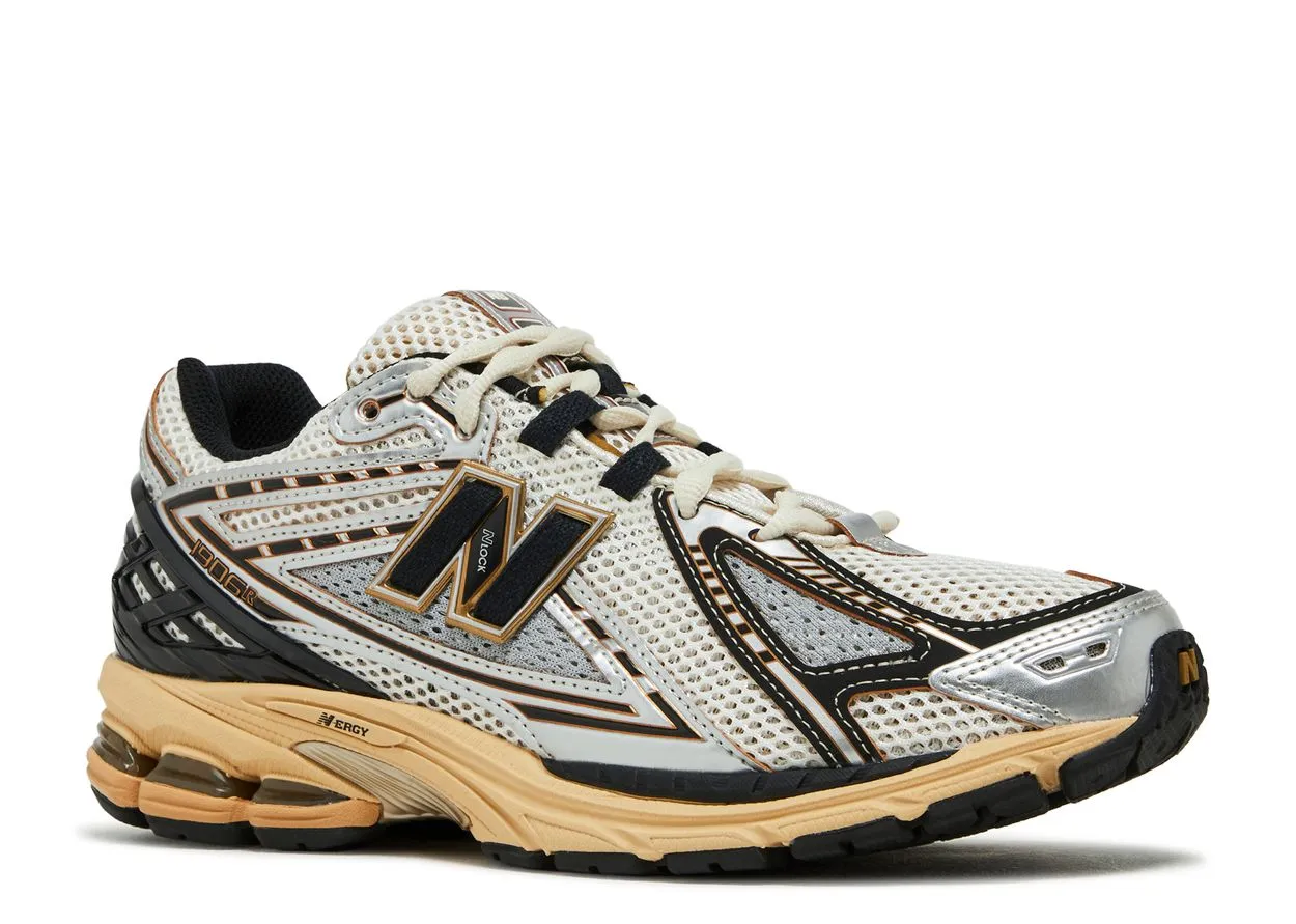 City Friendly New Balance 1906R Vintage Metallic Silver
