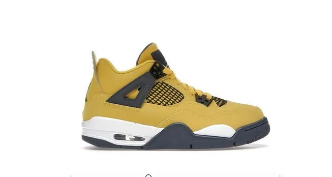 Jordan 4 Retro Lightning (2021) (GS) Minimalist Outfit
