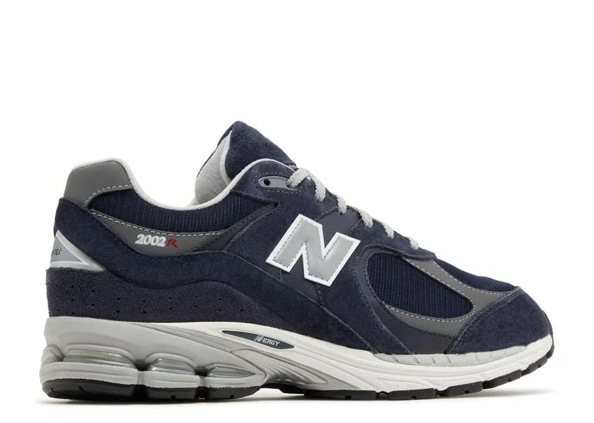 Turn Hike adult style New Balance 2002R Gore-Tex Eclipse