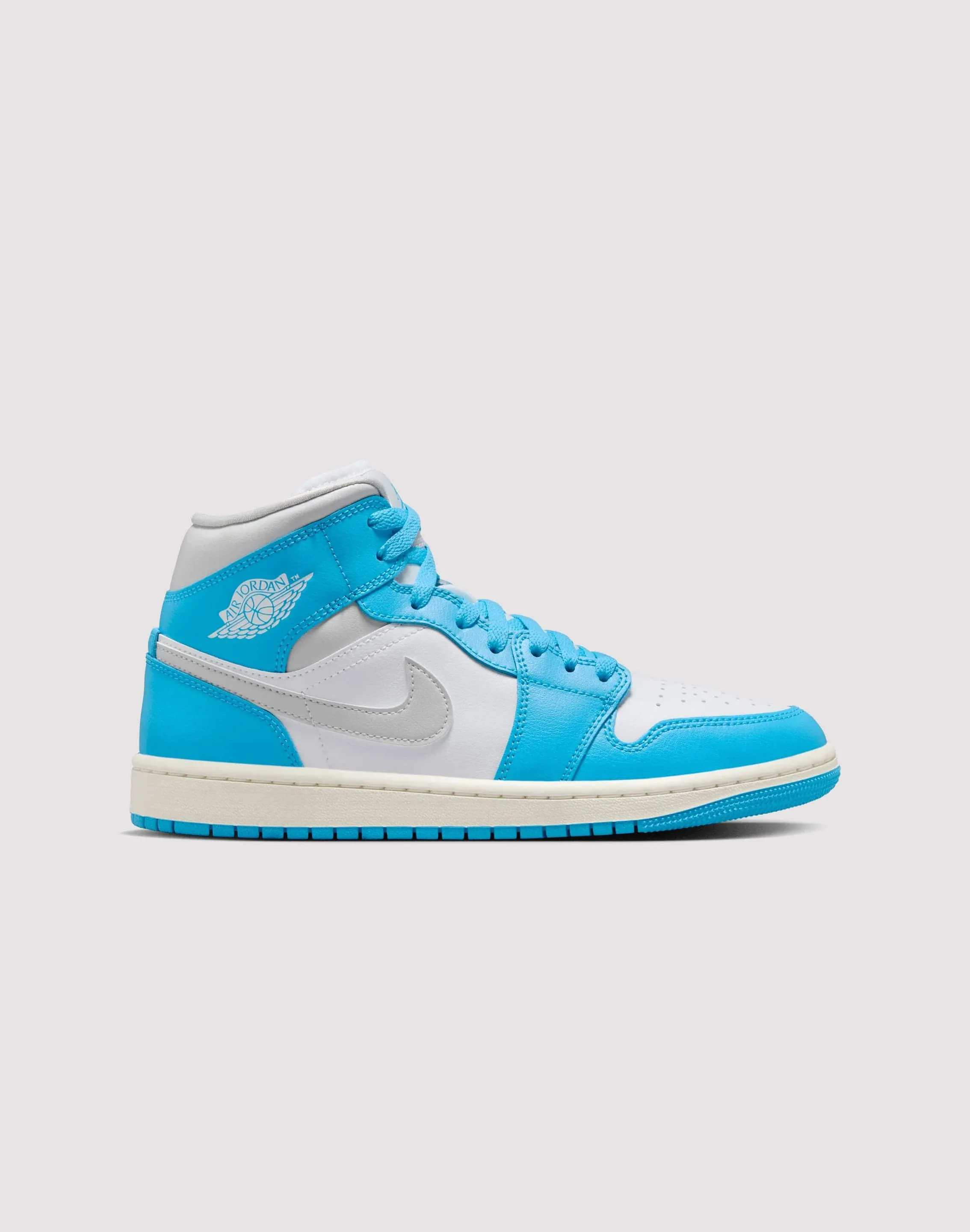 Jordan Air Jordan 1 Mid Trendy Commute Light