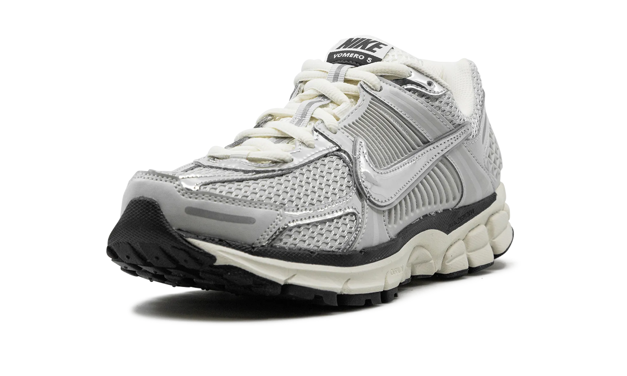 Zoom Vomero 5 "Chrome" Step Support pre - workout preparation