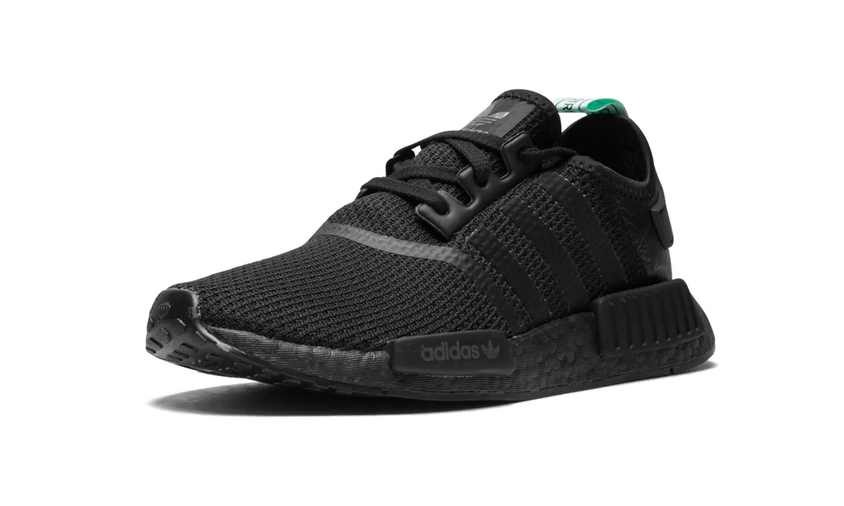 NMD_R1 WMNS "TRIPLE BLACK" Bounce Step Quick Change