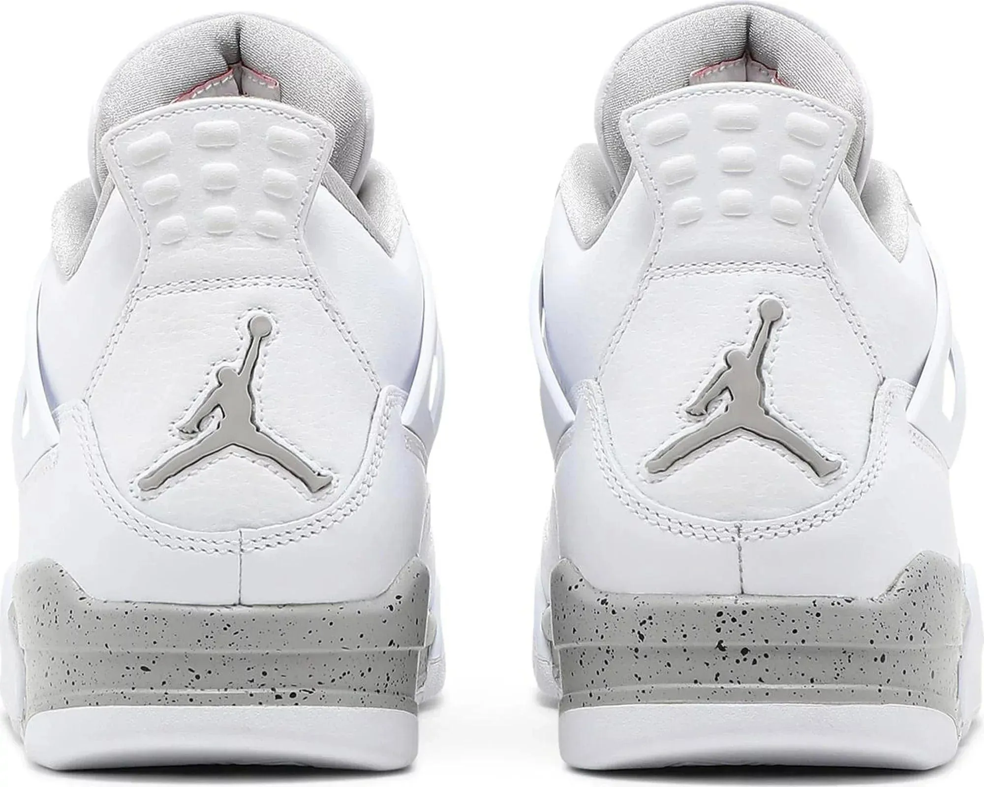 Jordan 4 Retro White Oreo (2021) Airport Style