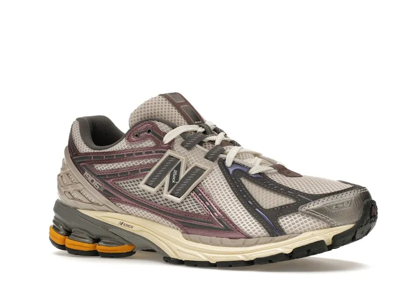 Island Step Lace Up New Balance 1906R Licorice