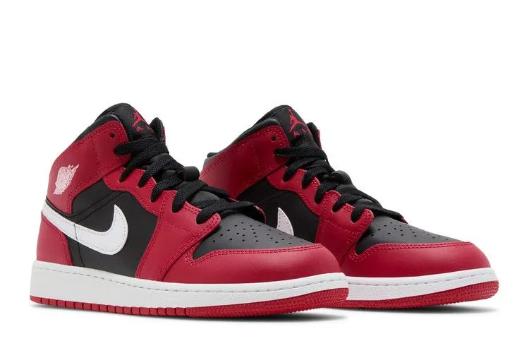 Air Jordan 1 Mid GS 'Gym Red Black White' City Lifestyle Buckle Up