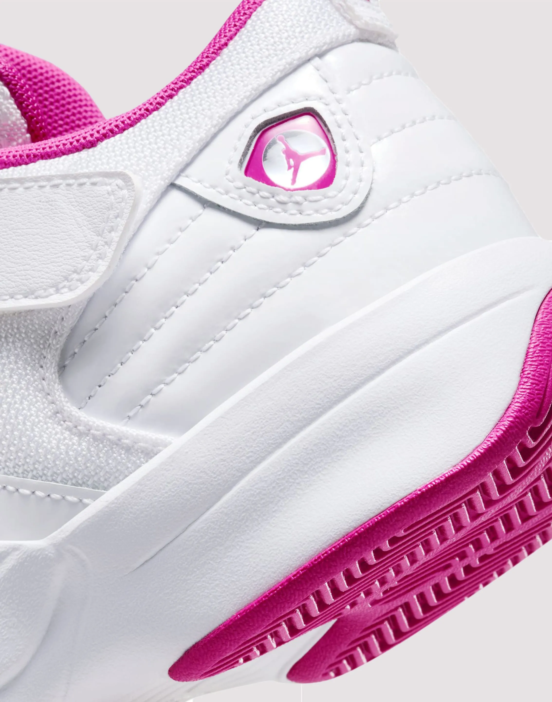 Jordan Max Aura 6 Preschool Girls' "White/Fire Pink" Skin Soft