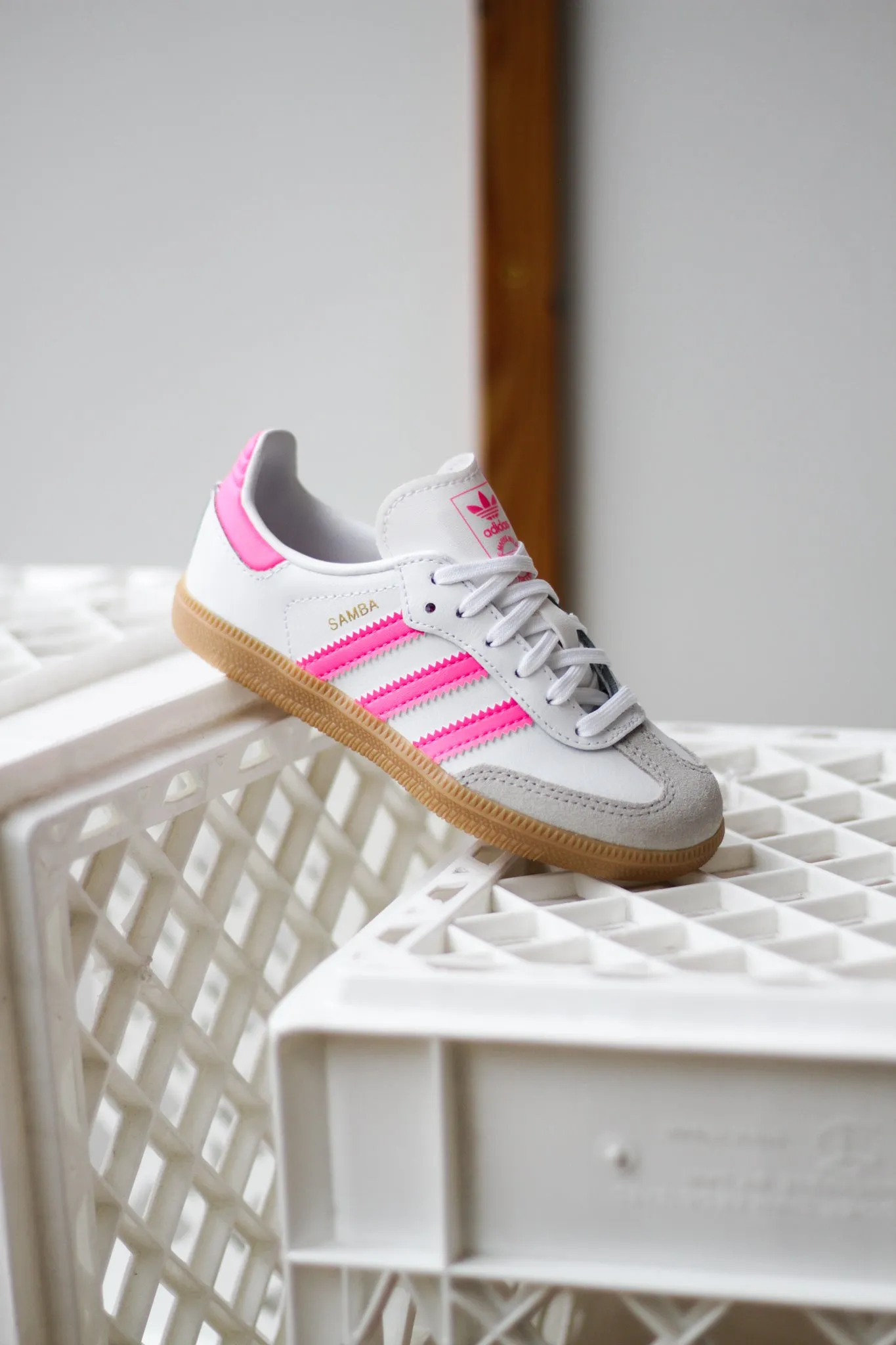Ergonomic Design Fitness Dual-Density ADIDAS SAMBA OG (PS) "CLOUD WHITE/LUCID PINK/GUM"