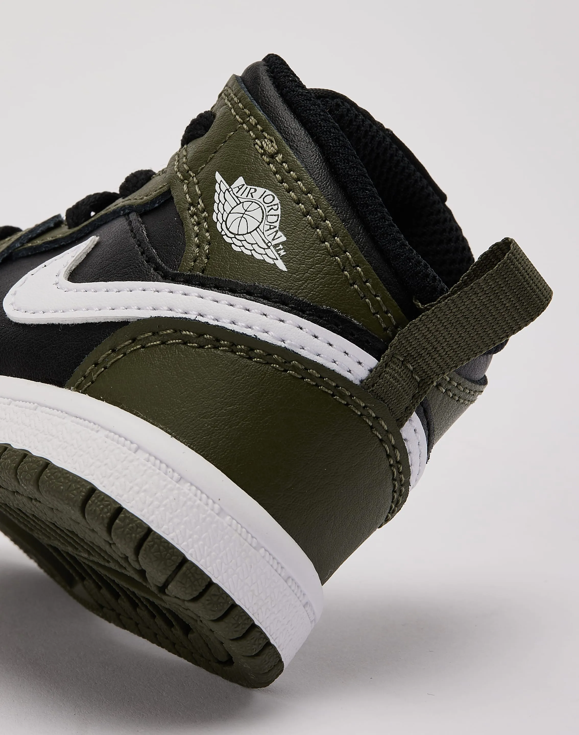 Black Edge Jordan Air Jordan 1 Mid Infant