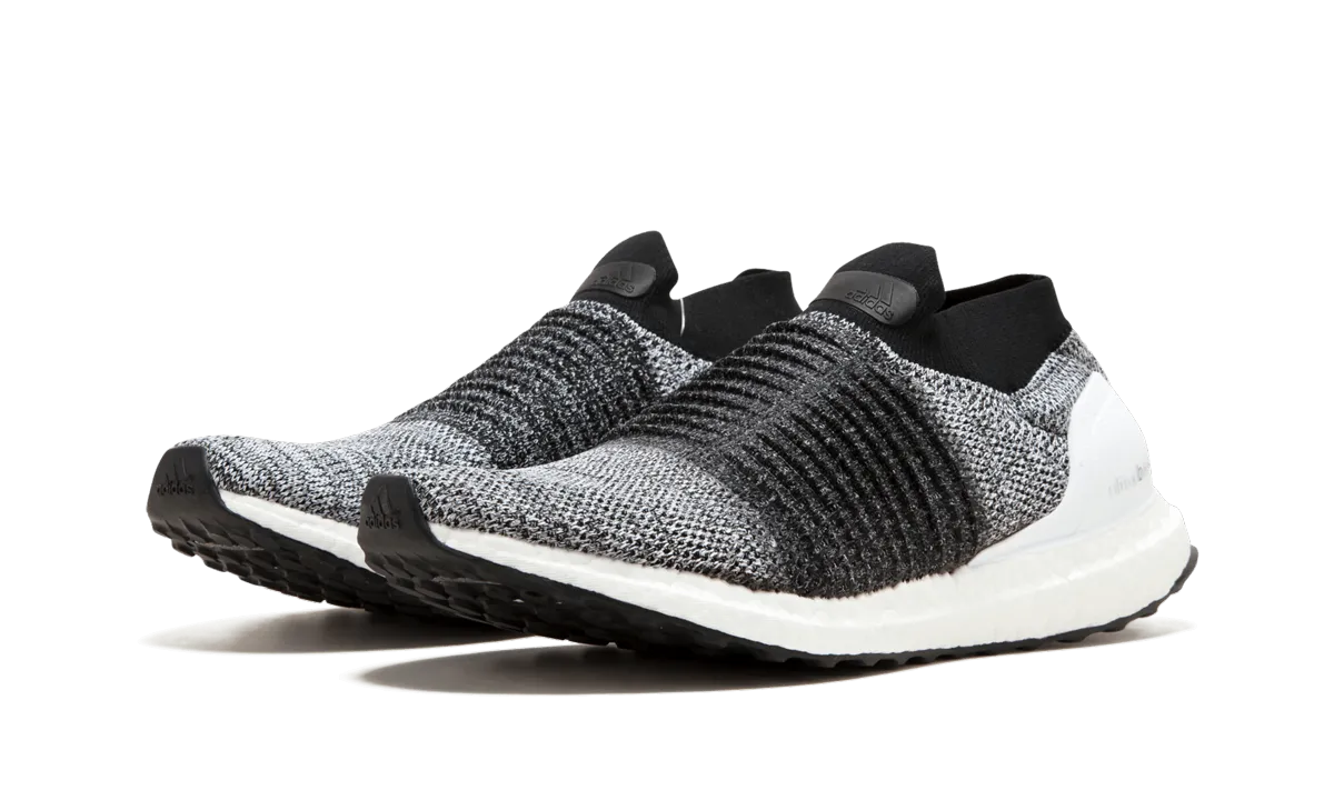 Summer Wear UltraBoost Laceless "Oreo"