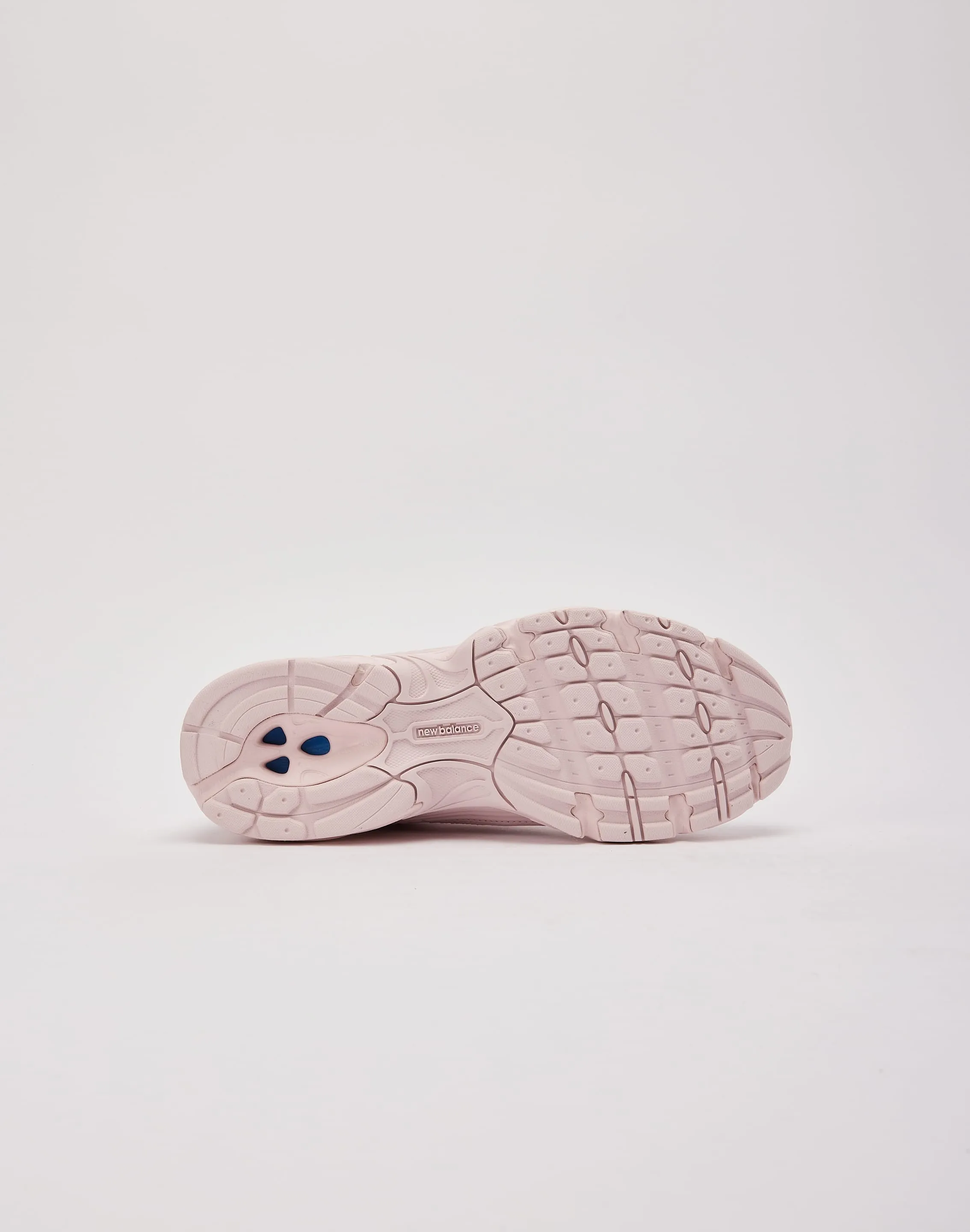 Fashion Daily New Balance 530