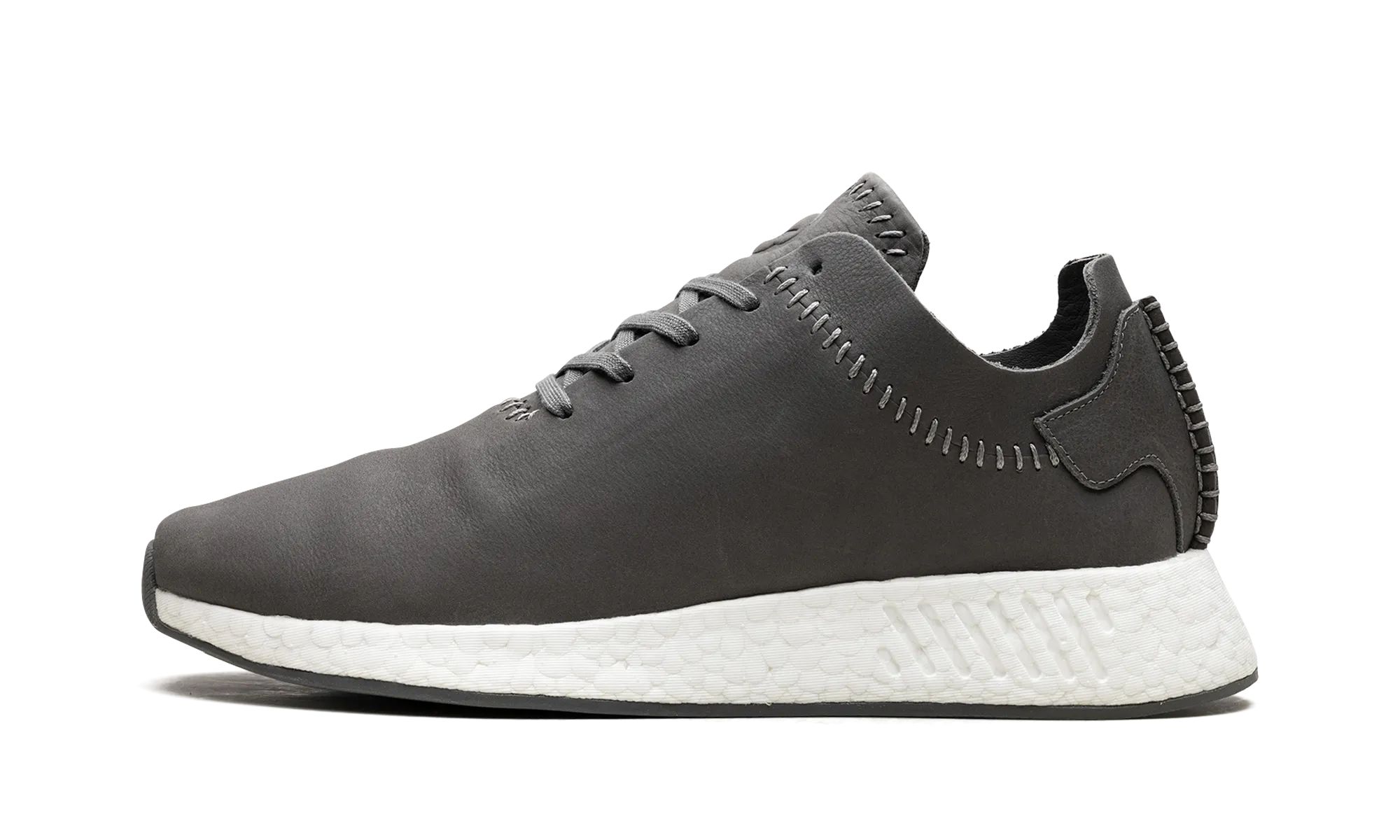 Bold Detail Shopping Look WH NMD_R2