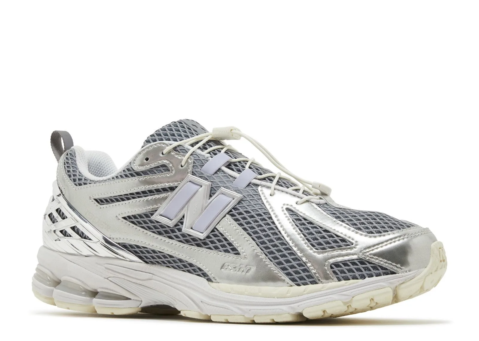 Holiday Outfit New Balance 1906R The Basement Day Chrome