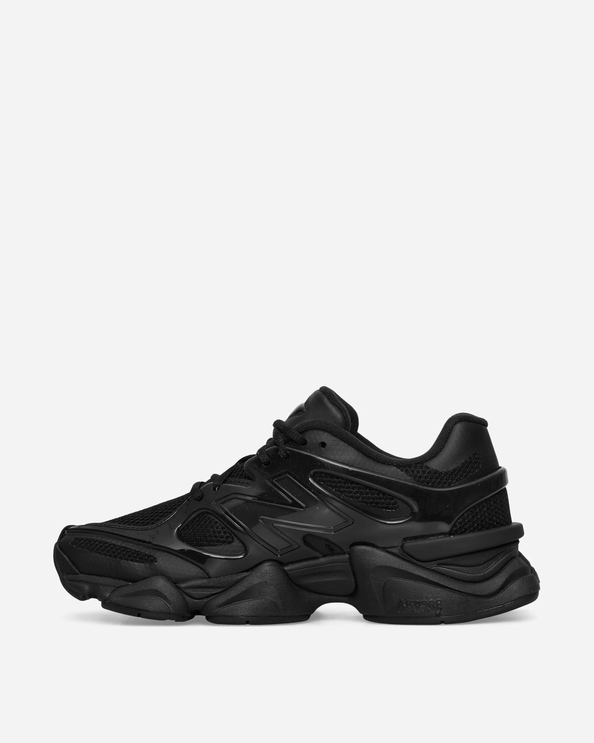 9060 Sneakers Triple Black Comfort Ankle Jungle Path