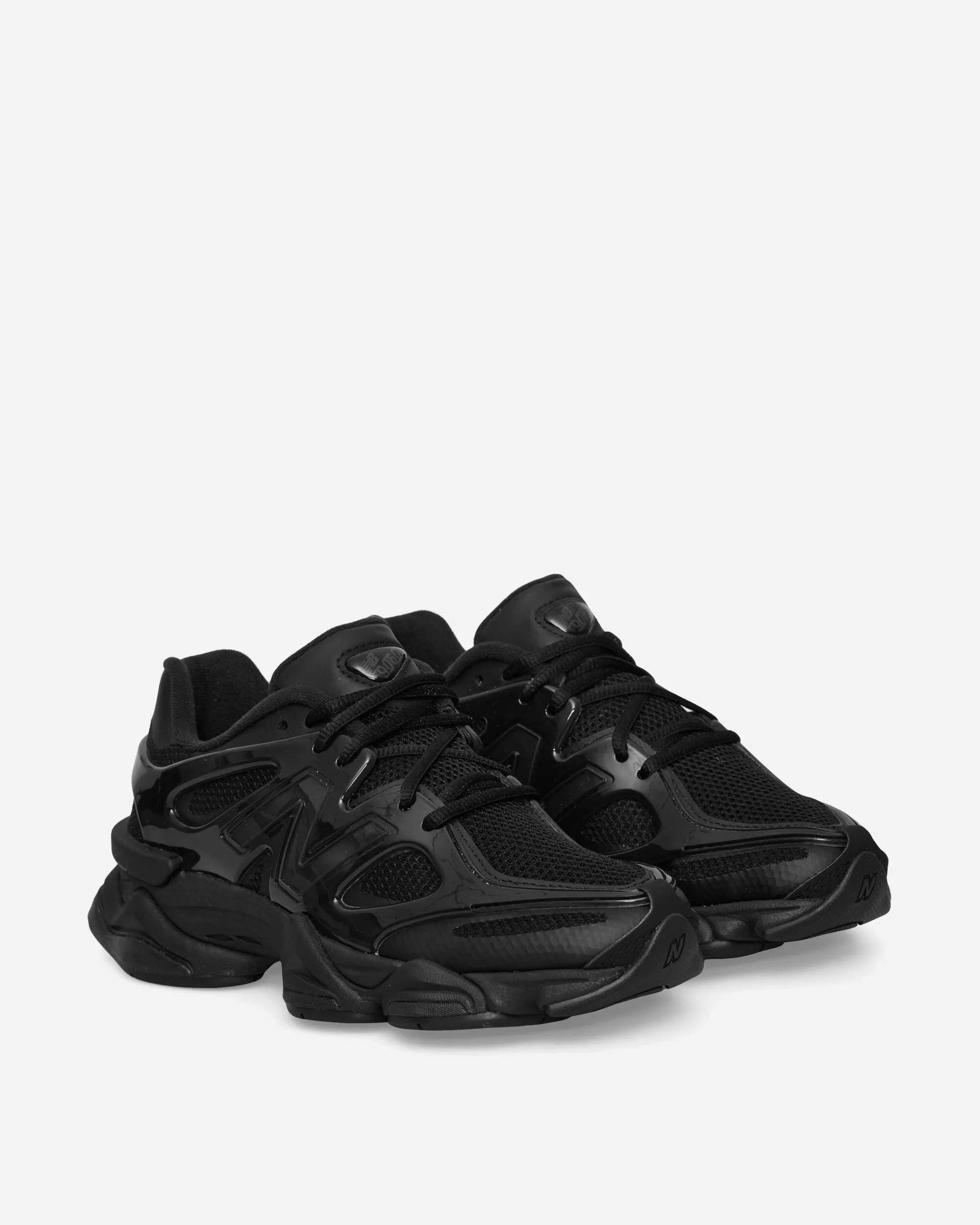 Comfort Stand 9060 Sneakers Triple Black