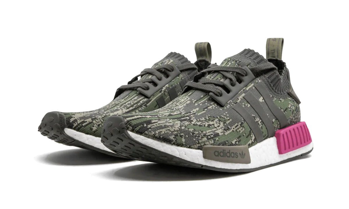 Plus Size Minimal Look NMD_R1 PK