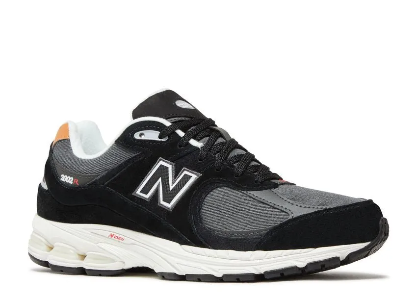 Classic Silhouette New Balance 2002R Black Sepia
