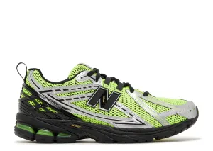 Soft Material New Balance 1906R Volt Black