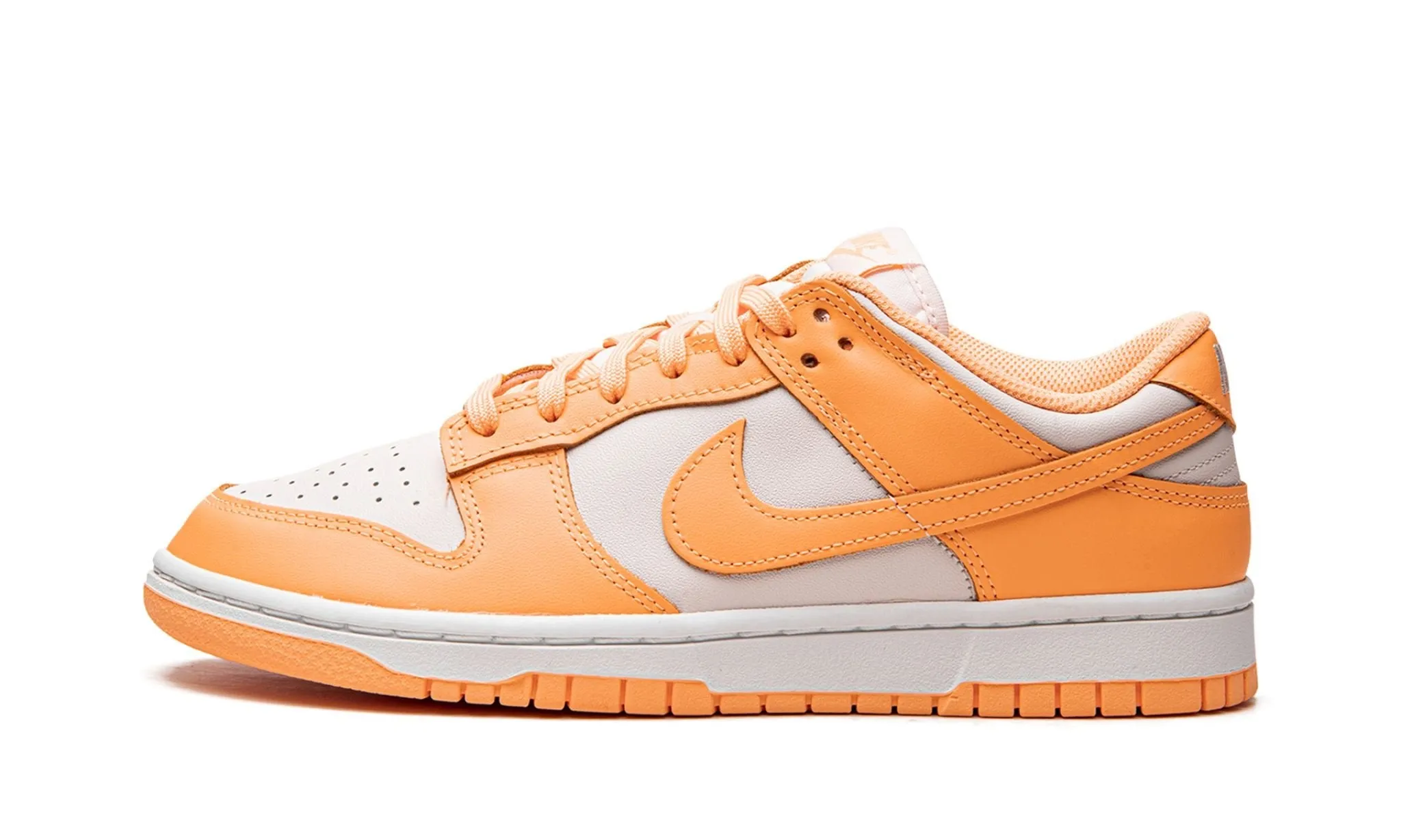 Nike Dunk Low "Peach Cream" Women's Tread Comfort Active Comfort