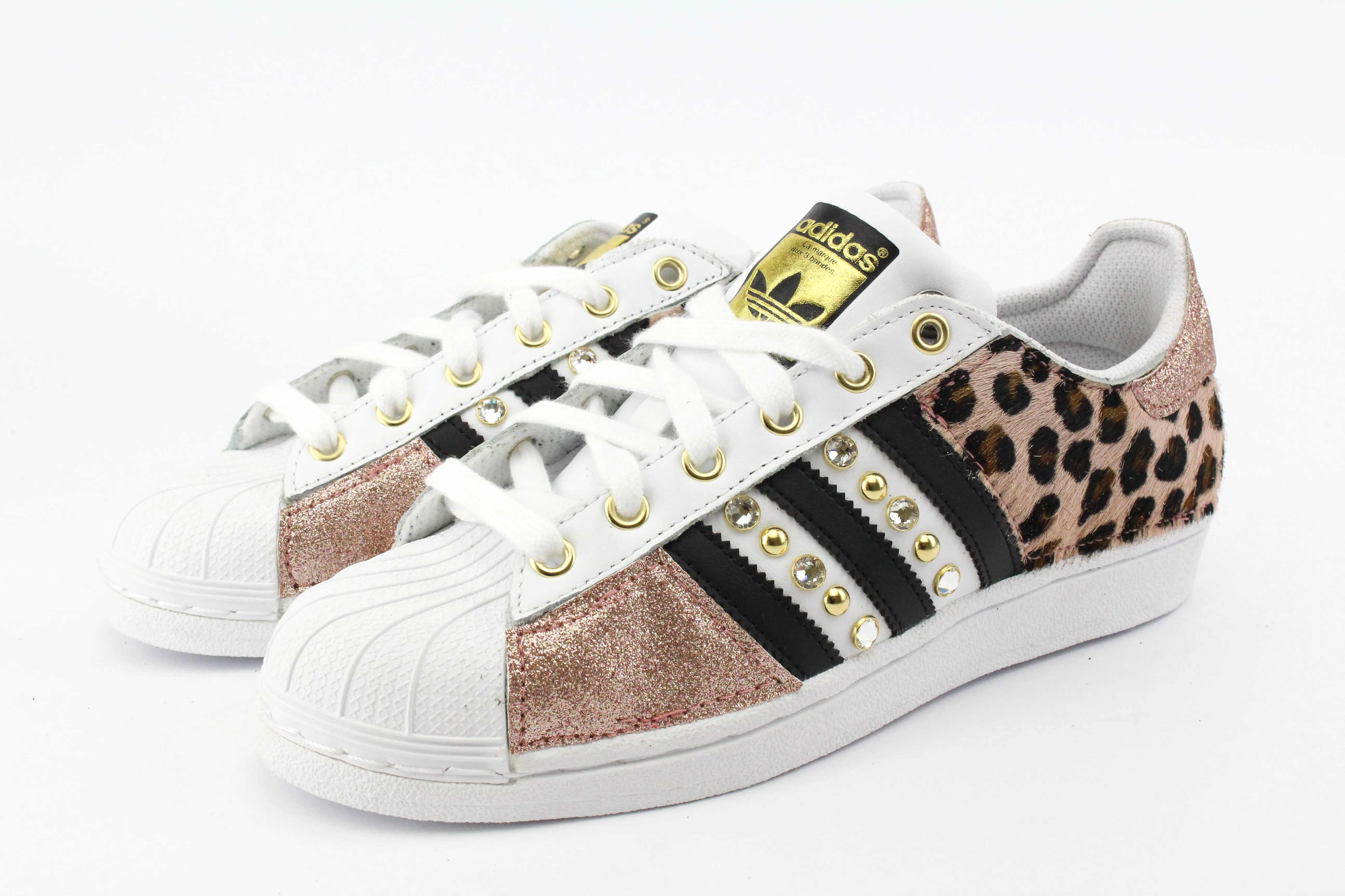Adidas Superstar Maculate Glitter Pink & Borchie Simple Vibes outfit pairing