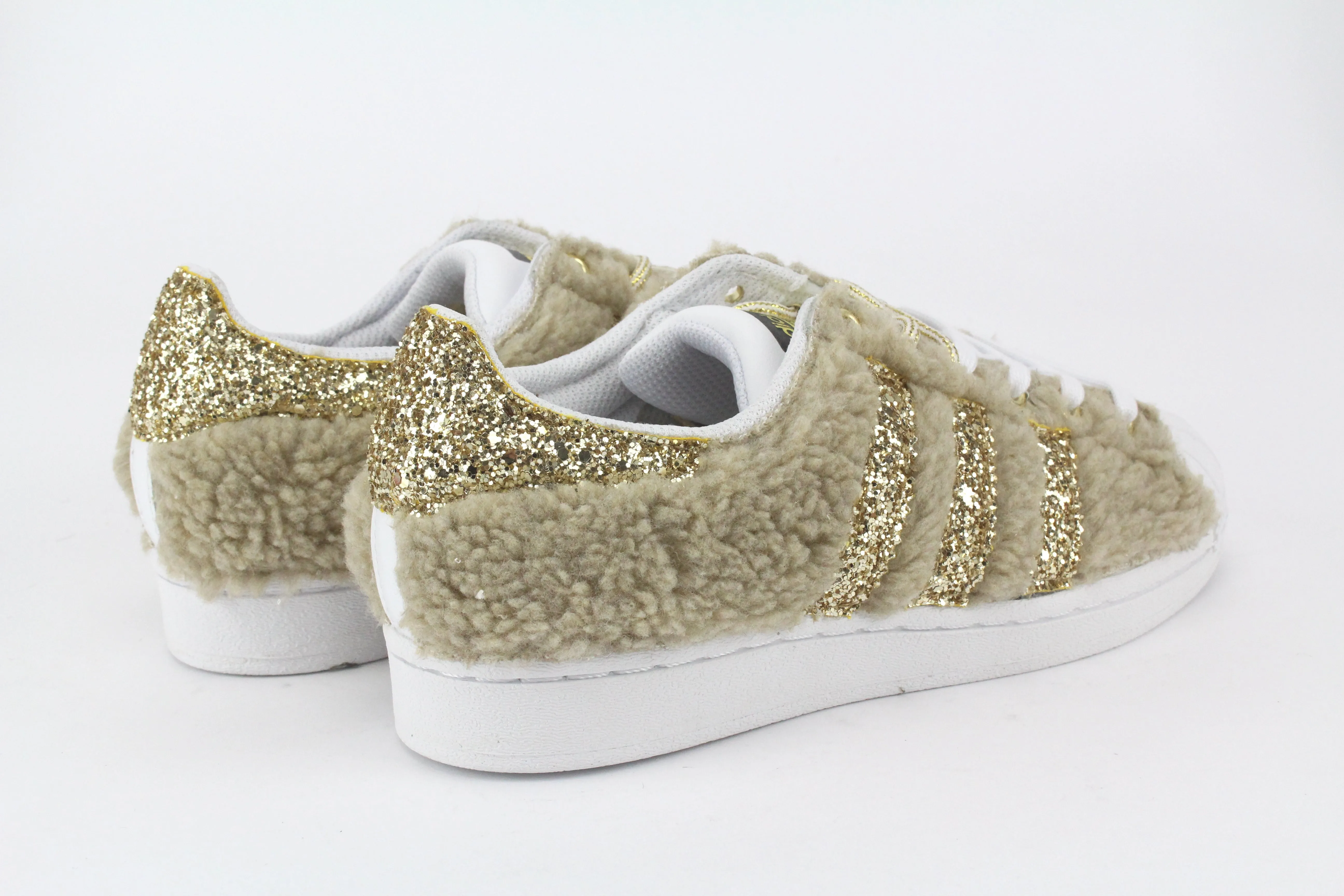 Step Fresh Chic Accent Adidas Superstar Lamb & Glitter Oro