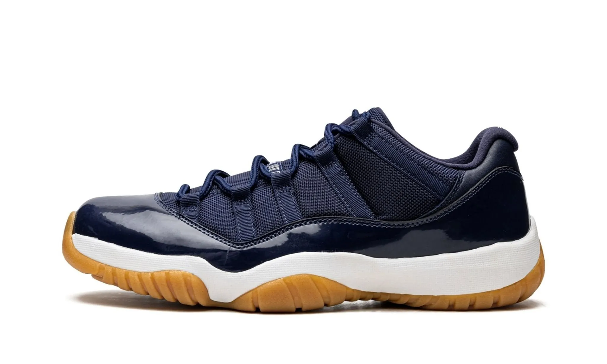 Jordan 11 Low "Midnight Navy" weekend use Chase Hike