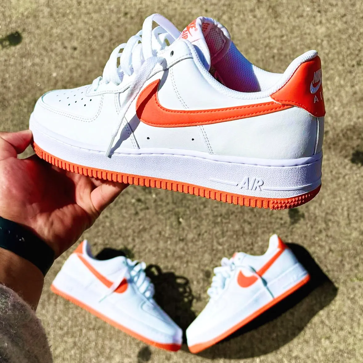 NIKE AIR FORCE 1 WHITE ORANGE Edge Path Durable Build