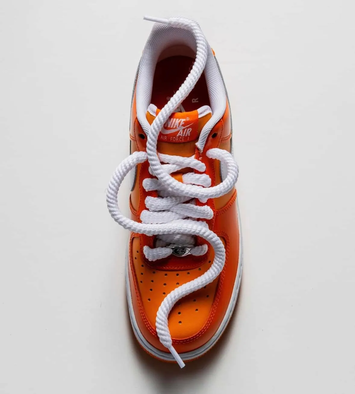 Outfit Choice NIKE AIR FORCE 1 PATTEN LEATHER ORANGE WHITE